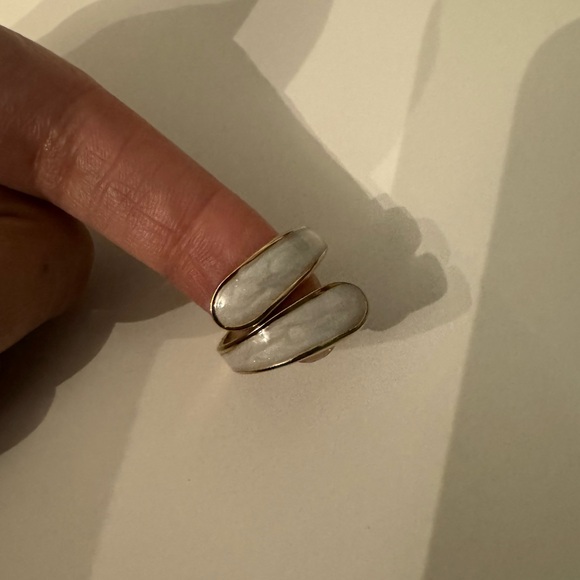 18K Gold Plated White Rasin Ring - Picture 3 of 3